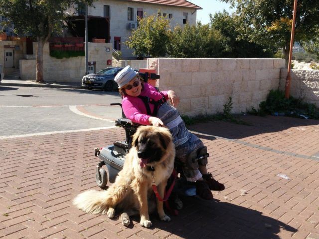 Sender Esther and Ephraim